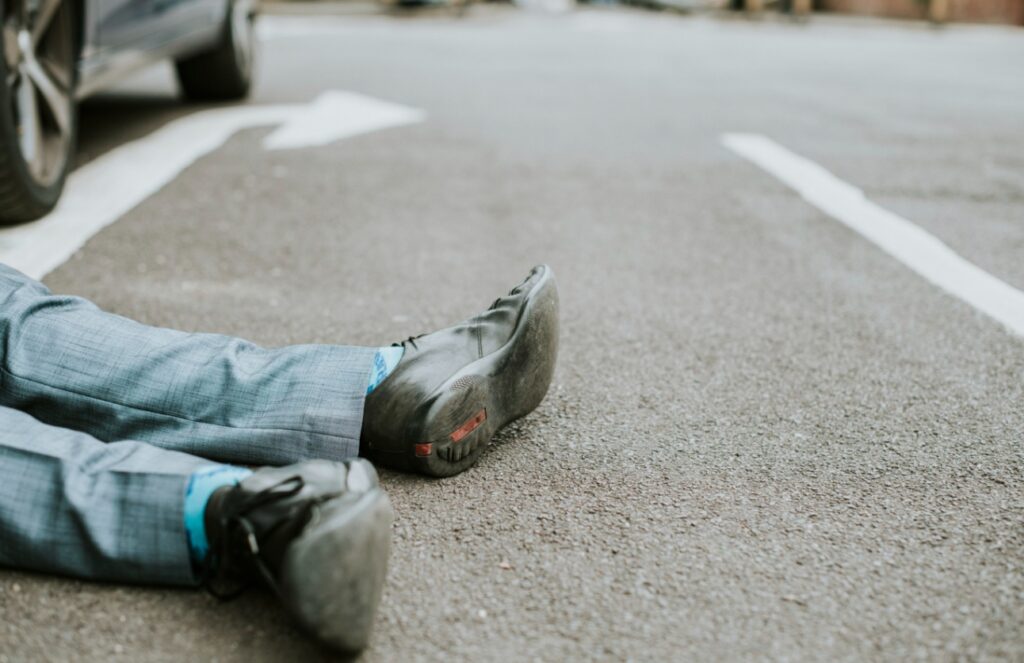Tragiczne wydarzenie na drogach Żor – młody kierowca nie żyje
