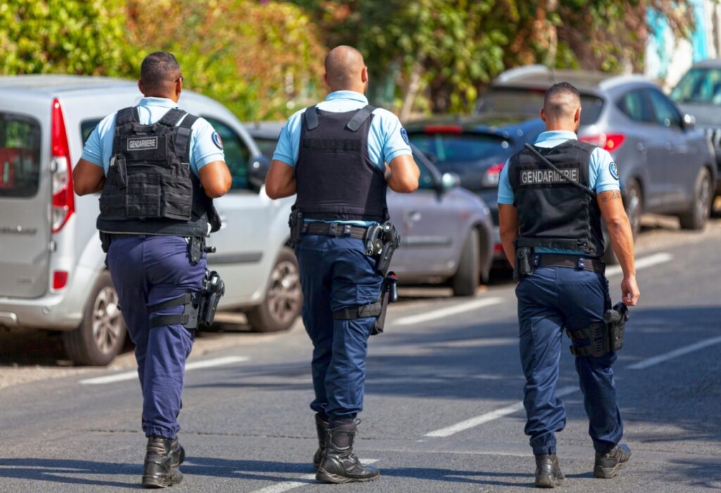 Heroiczne działanie policjantów pomogło 4-miesięcznemu dziecku dostać się do szpitala w Rybniku