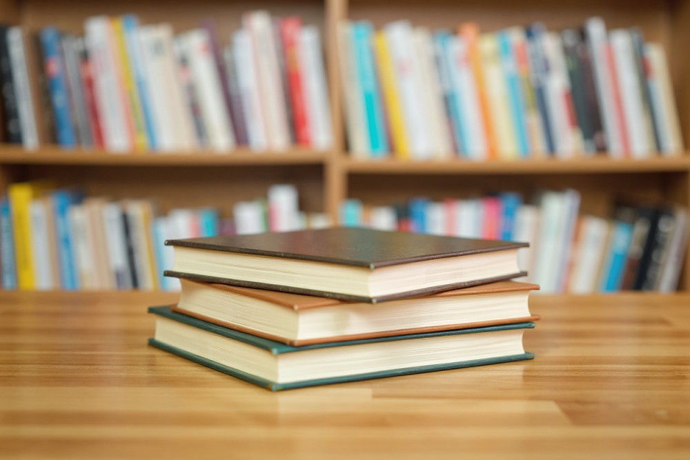 Nowe książki, które odmieniają życie – odkryj skarby Wypożyczalni poziom 0