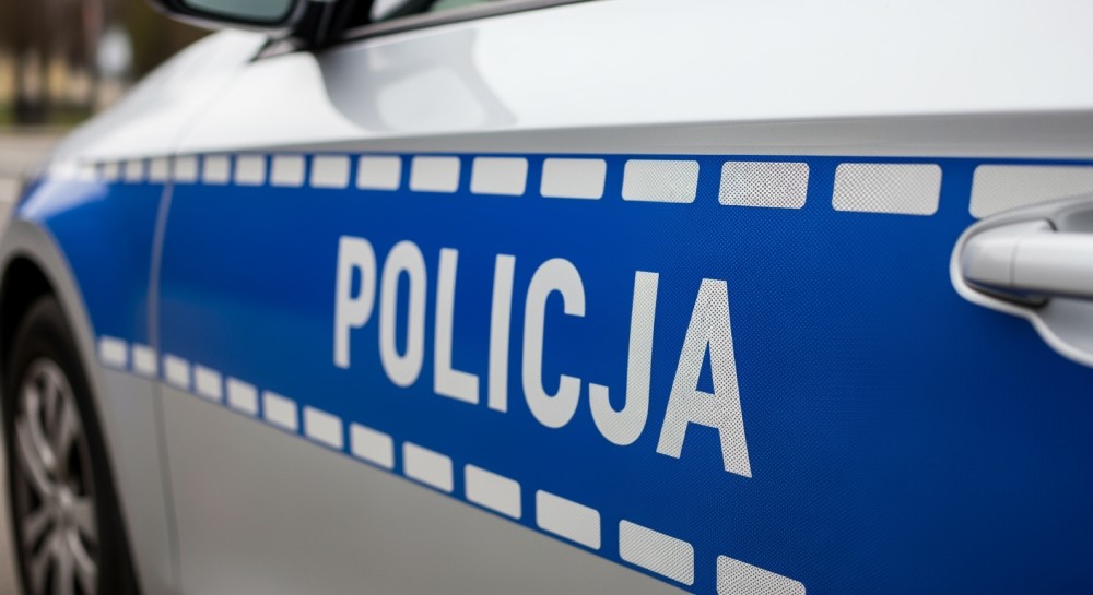 Agresywny mężczyzna zatrzymany po groźbach wobec lokatorów i kradzieży rozbójniczej