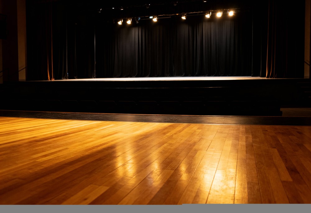 Wernisaż Miłosza Nosiadka: Odkryj sztukę w znakach i portretach